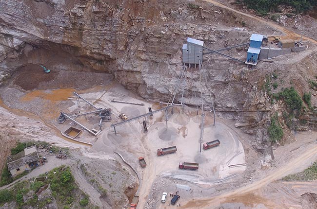 ���ϑѻ����ֲ�ʯ���r(sh��)�a(ch��n)300����ʯ��ɰ���a(ch��n)��