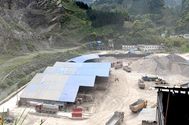 �Ĵ���ɽ�����TϪ�V�I(y��)�r�a(ch��n)400��ʯ�����a(ch��n)��